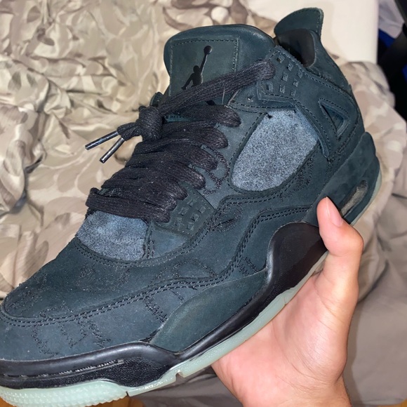 Jordan 4 Kaws Black - Picture 2 of 6